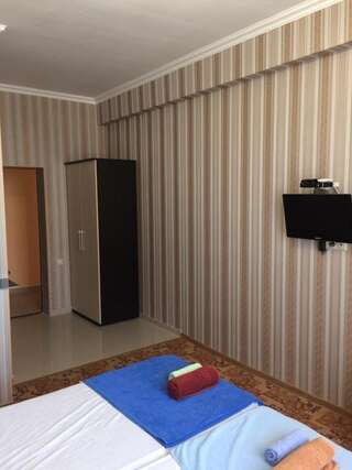 Гостиница Гостевой дом «Гринго 2» Адлер Бюджетный двухместный номер с 2 отдельными кроватями-6