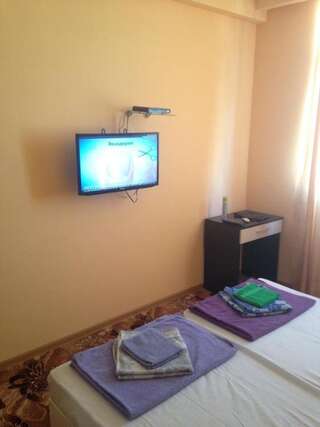 Гостиница Гостевой дом «Гринго 2» Адлер Бюджетный двухместный номер с 2 отдельными кроватями-3